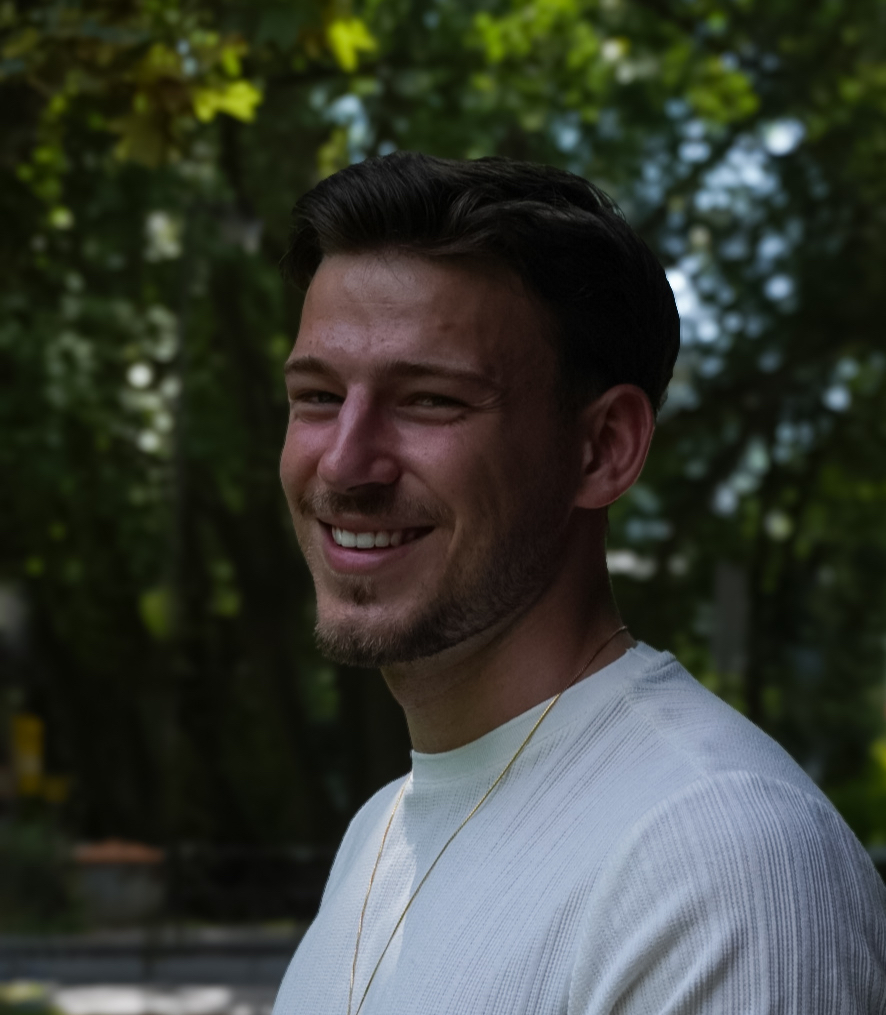 Alessio Gulino, staatlich geprüfter Physiotherapeut und Gründer der STATIC Physiotherapie Wiesbaden